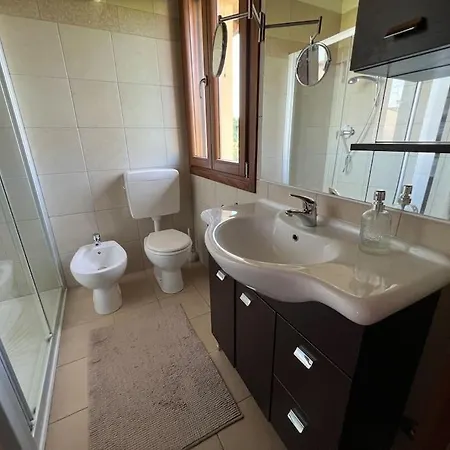 Familiare Immersa Nel Verde