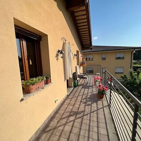Familiare Immersa Nel Verde *